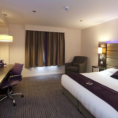 Premier Inn Dunfermline Esterno foto