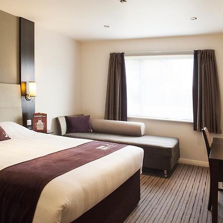 Premier Inn Dunfermline Esterno foto
