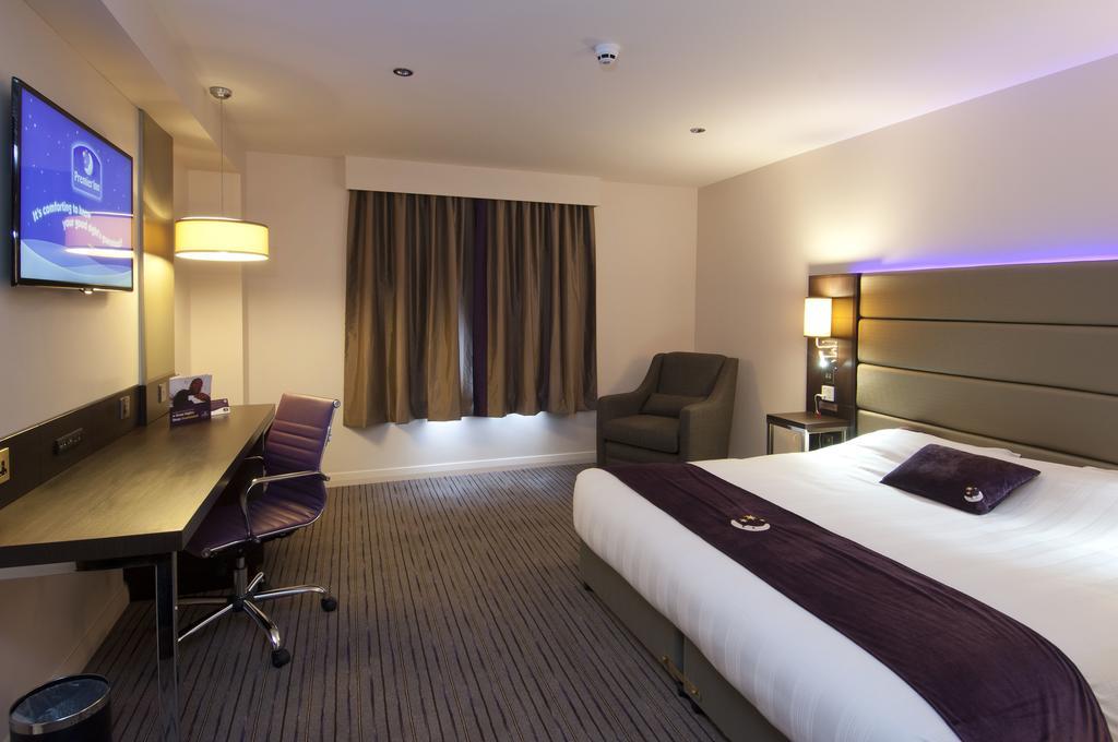 Premier Inn Dunfermline Esterno foto